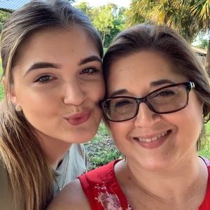 Meet your Posher, Melissa